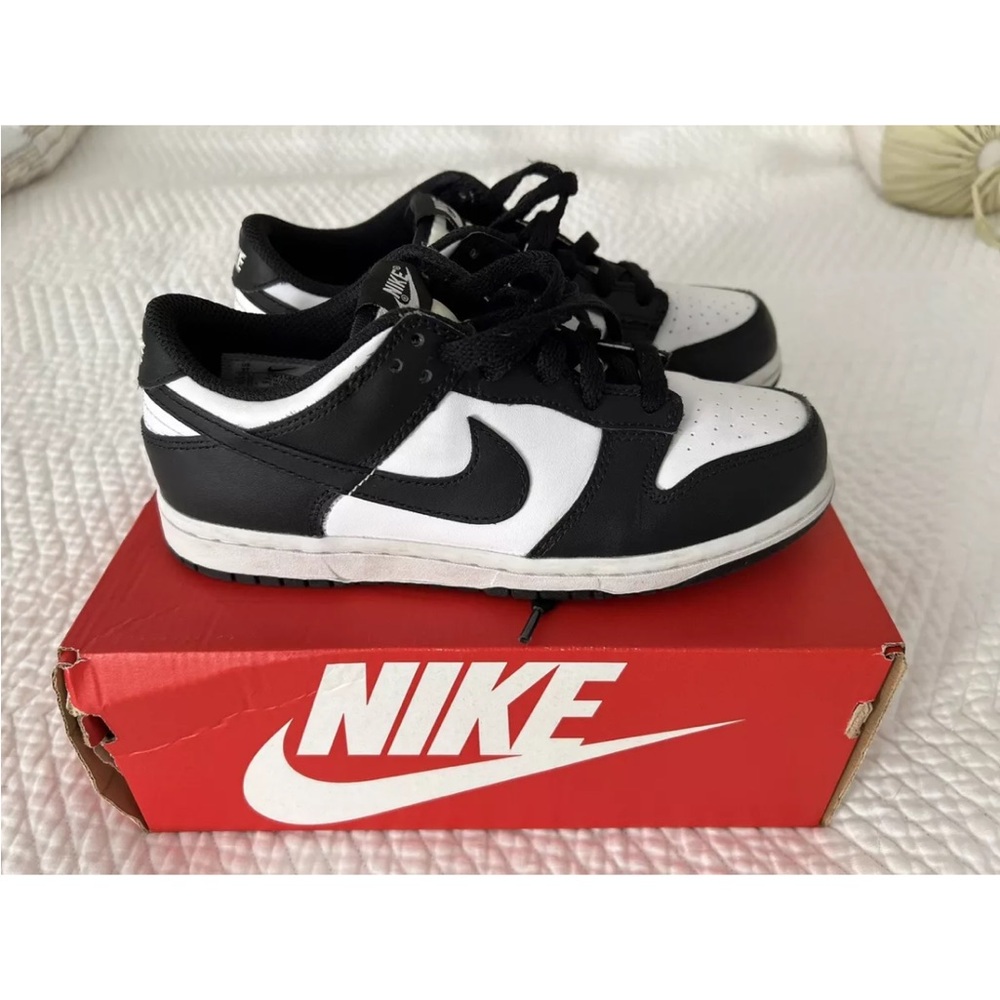 Nike Dunks panda low 3Y Kids Black and White Shoes. GUC